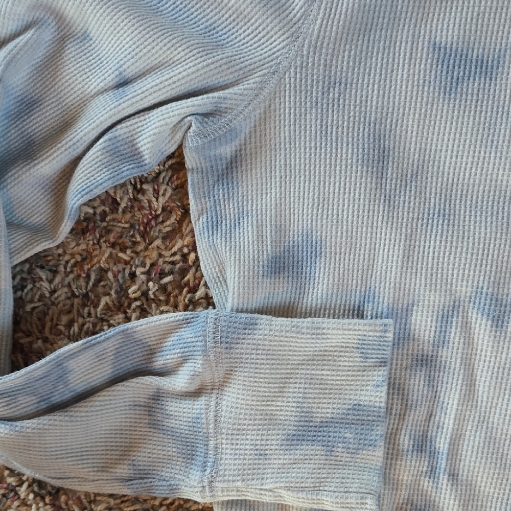 GAP Women's Light Blue Tie-Dye Long Sleeve Tee, Sz med TALL. - Picture 3 of 3